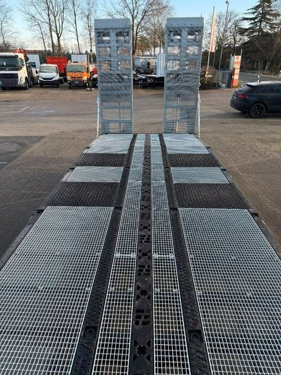 MAN Baumaschinen- Arbeitsbühnentransporter Rampen - شاحنات مسطحة: صورة 5 MAN Baumaschinen- Arbeitsbühnentransporter Rampen - شاحنات مسطحة: صورة 5