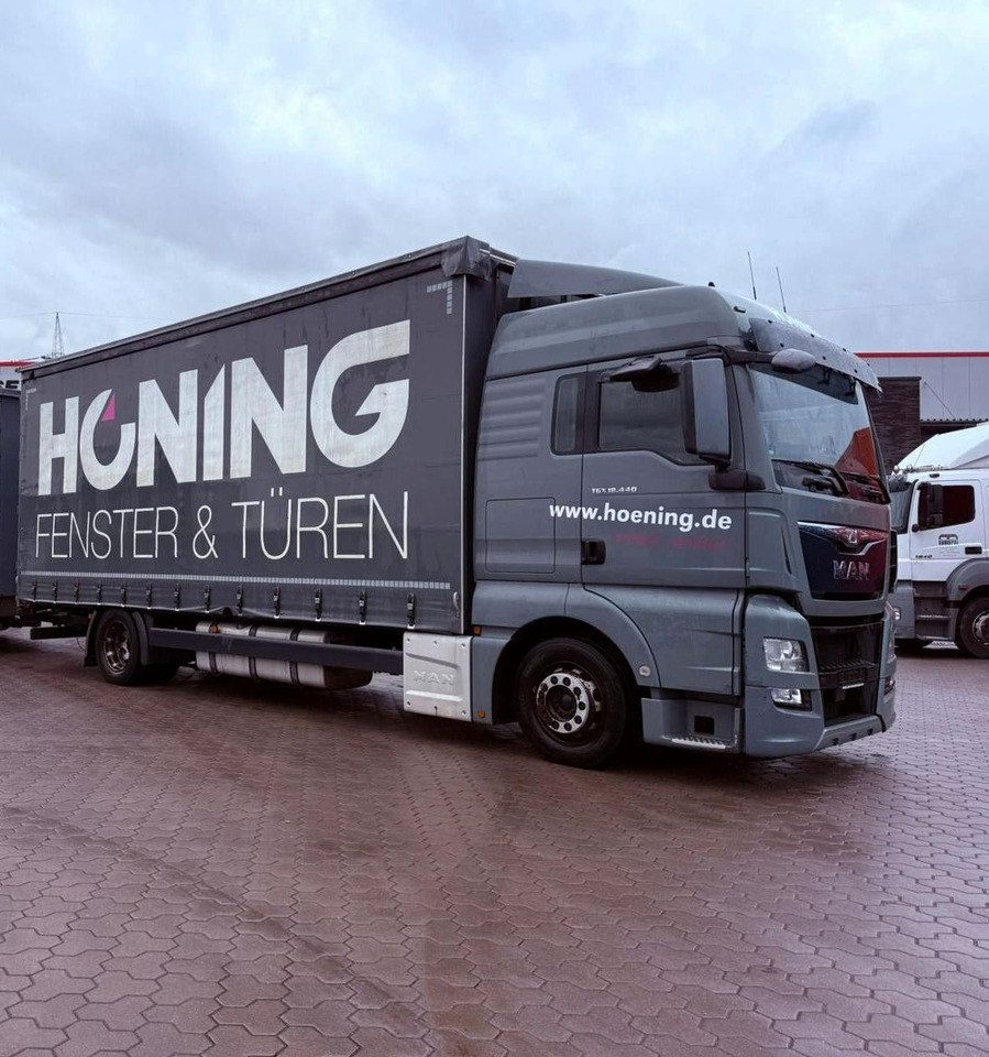 MAN TGX 18.440 LL Volumen LKW mit Staplerhalterung MAN TGX 18.440 LL Volumen LKW mit Staplerhalterung - شاحنة ستارة: صورة 1 MAN TGX 18.440 LL Volumen LKW mit Staplerhalterung MAN TGX 18.440 LL Volumen LKW mit Staplerhalterung - شاحنة ستارة: صورة 1