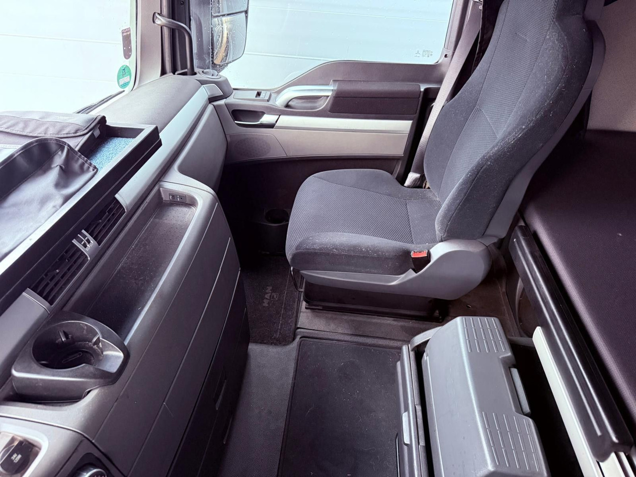 شاحنة ستارة MAN TGX 18.440 LL Volumen LKW mit Staplerhalterung MAN TGX 18.440 LL Volumen LKW mit Staplerhalterung: صورة 8
