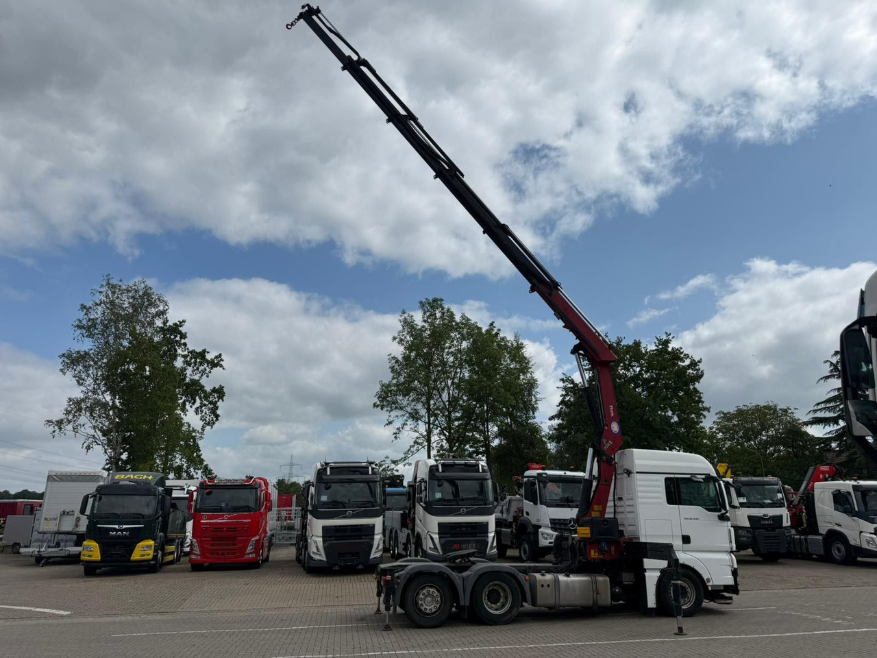 MAN TGX 26.440 6x2 mit HMF 3000-5 Kran TÜV NEU - شاحنة كرين: صورة 4 MAN TGX 26.440 6x2 mit HMF 3000-5 Kran TÜV NEU - شاحنة كرين: صورة 4