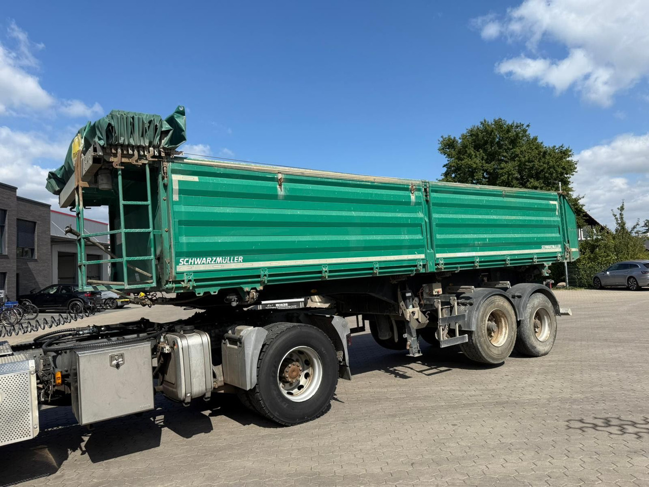 Schwarzmüller 2 Achs Dreiseitenkipper 21m³ mit elektr. Verdeck - مقطورة قلاب: صورة 4 Schwarzmüller 2 Achs Dreiseitenkipper 21m³ mit elektr. Verdeck - مقطورة قلاب: صورة 4