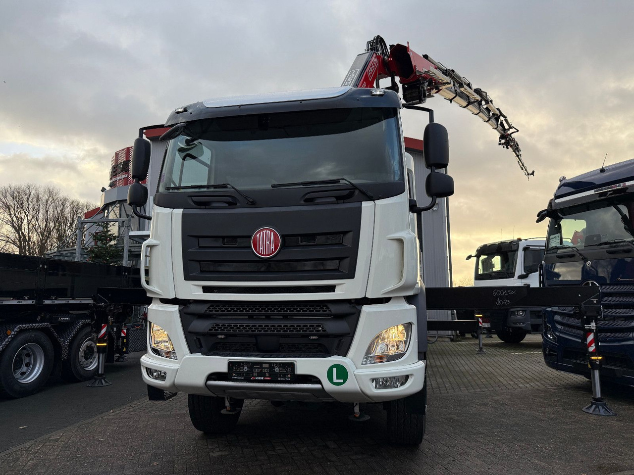 شاحنات مسطحة, شاحنة كرين Tatra 41.500 8x8 Phoenix Fassi F710 Kran: صورة 14