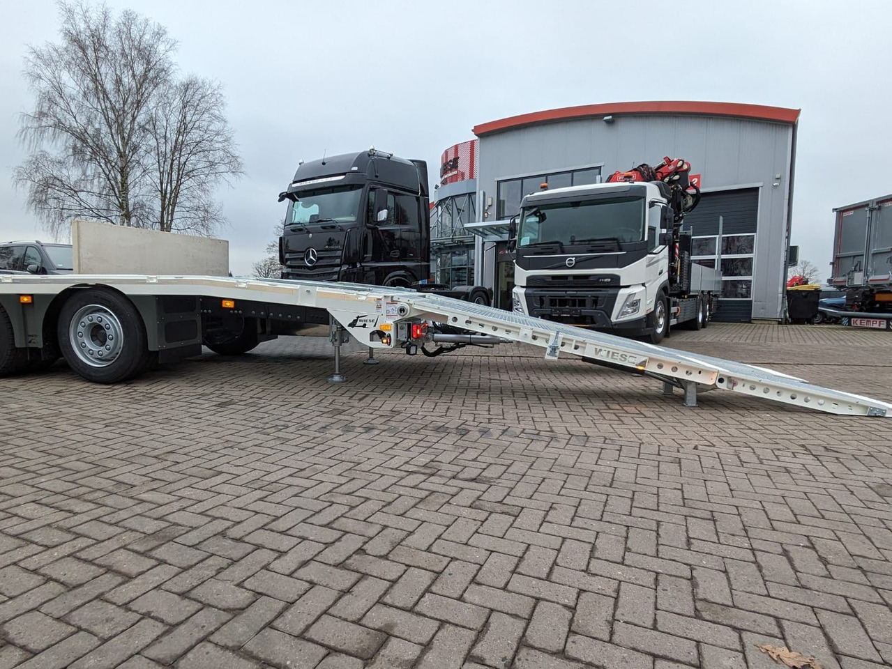 Volvo FH 420 Maschinentransporter mit Rampen - شاحنات مسطحة: صورة 5 Volvo FH 420 Maschinentransporter mit Rampen - شاحنات مسطحة: صورة 5