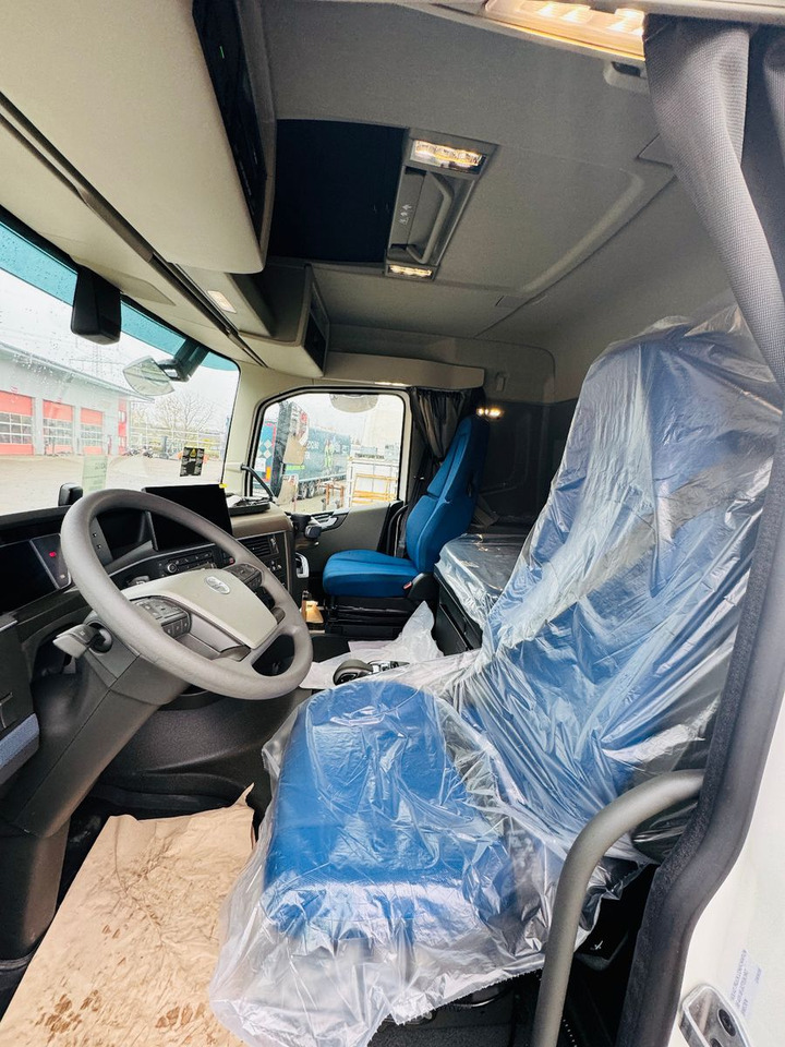 Volvo FH 500 8x4 Kran F710 RA2.27 Jib & Winde Sofort - وحدة جر: صورة 5 Volvo FH 500 8x4 Kran F710 RA2.27 Jib & Winde Sofort - وحدة جر: صورة 5