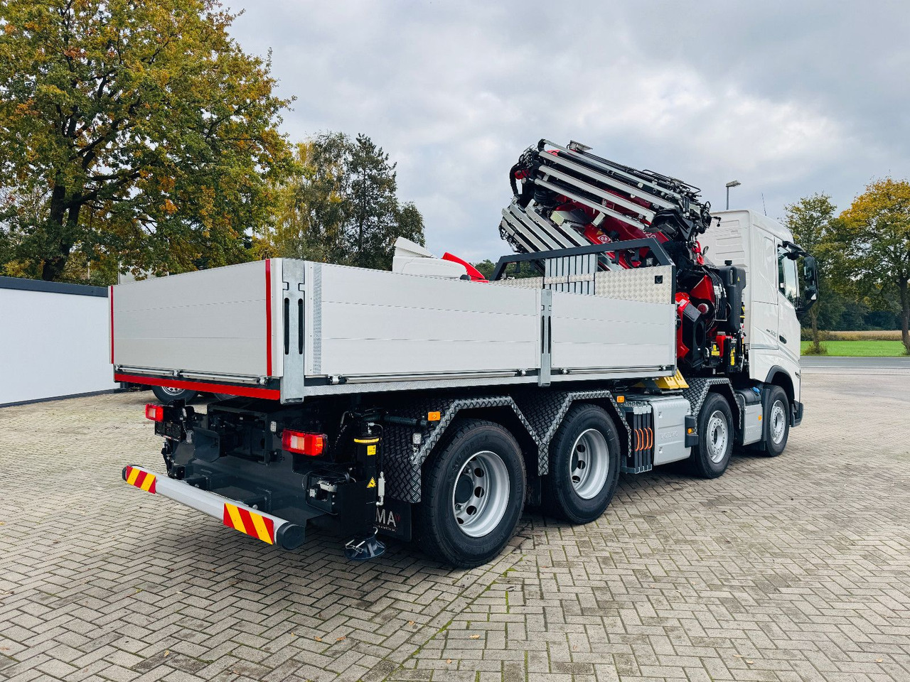 Volvo FH 500 8x4 Kran F820 RA2.27 Jib & Winde Sofort - شاحنة كرين: صورة 4 Volvo FH 500 8x4 Kran F820 RA2.27 Jib & Winde Sofort - شاحنة كرين: صورة 4