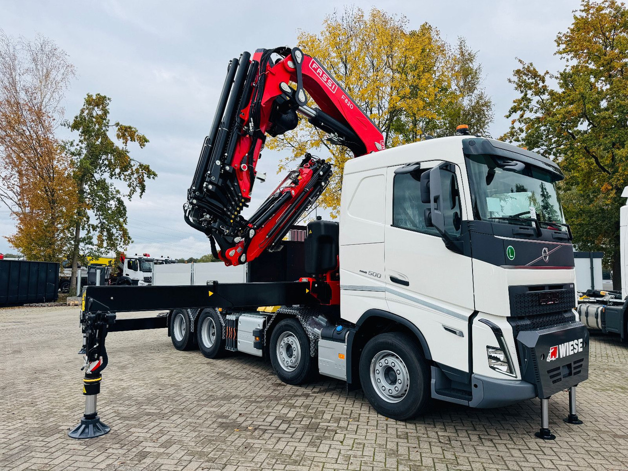 Volvo FH 500 8x4 Kran F820 RA2.27 Jib & Winde Sofort - وحدة جر: صورة 1 Volvo FH 500 8x4 Kran F820 RA2.27 Jib & Winde Sofort - وحدة جر: صورة 1