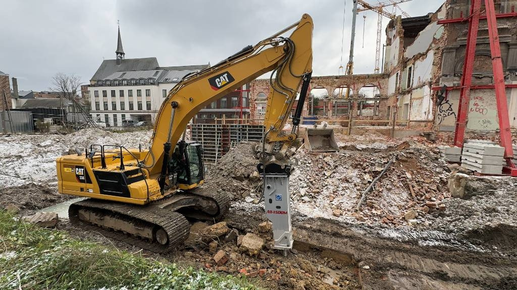 AJCE AB1500M 4400kg HAMMER/ ROCKBREAKER - مطرقة هيدروليكية - آلات البناء: صورة 1 AJCE AB1500M 4400kg HAMMER/ ROCKBREAKER - مطرقة هيدروليكية - آلات البناء: صورة 1