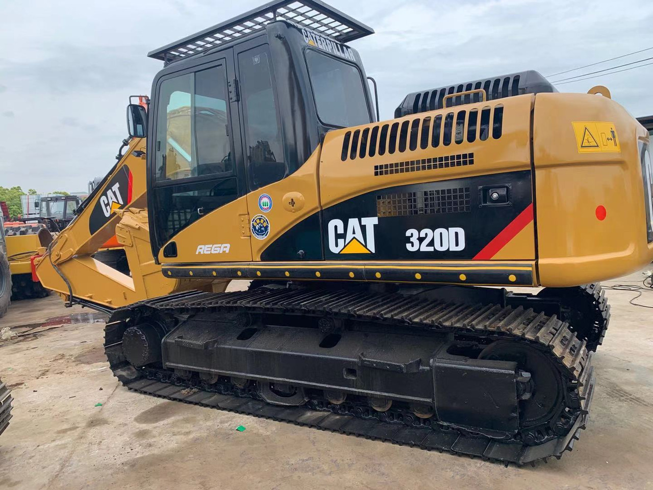 CATERPILLAR 320D - حفار زحاف: صورة 4 CATERPILLAR 320D - حفار زحاف: صورة 4