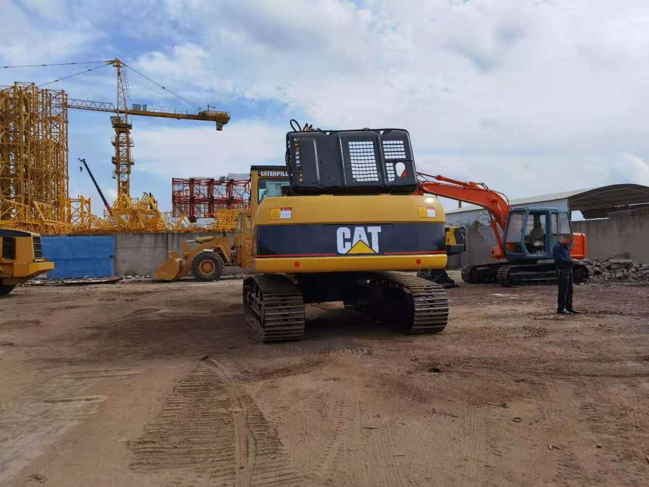 CATERPILLAR 325C - حفار زحاف: صورة 5 CATERPILLAR 325C - حفار زحاف: صورة 5