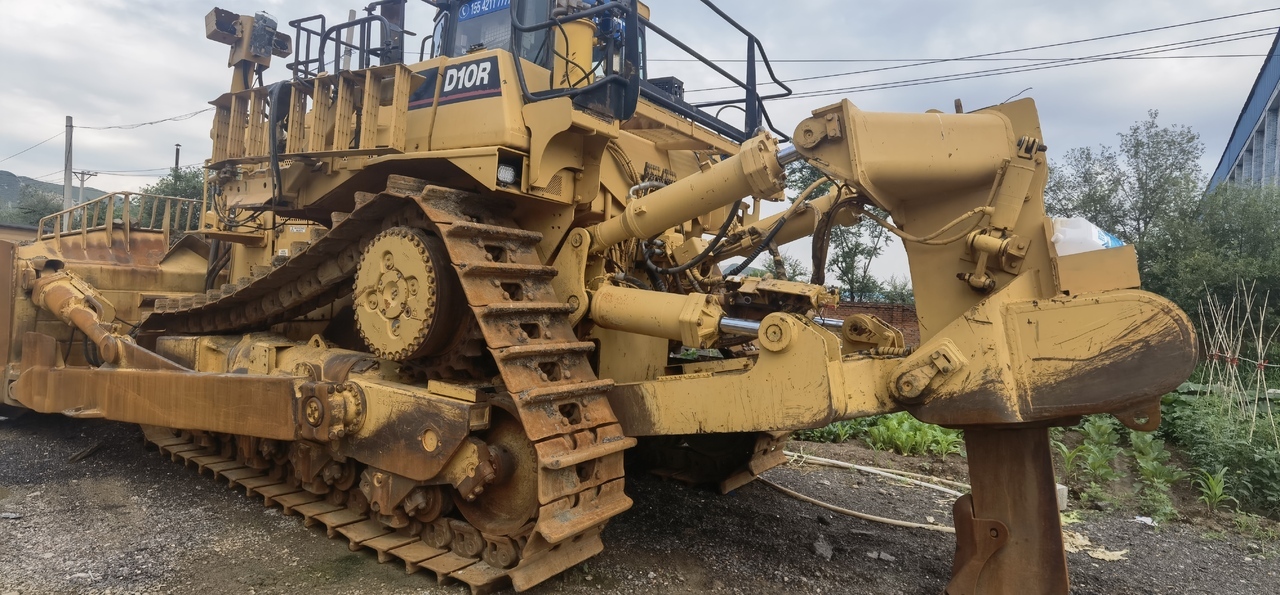 CATERPILLAR D10R - جرافة: صورة 1 CATERPILLAR D10R - جرافة: صورة 1