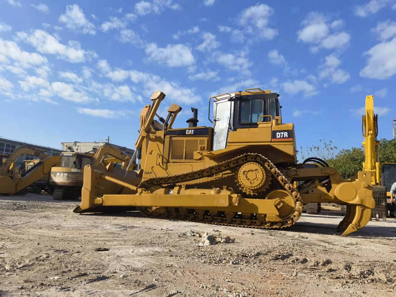 CATERPILLAR D7R - جرافة: صورة 2 CATERPILLAR D7R - جرافة: صورة 2