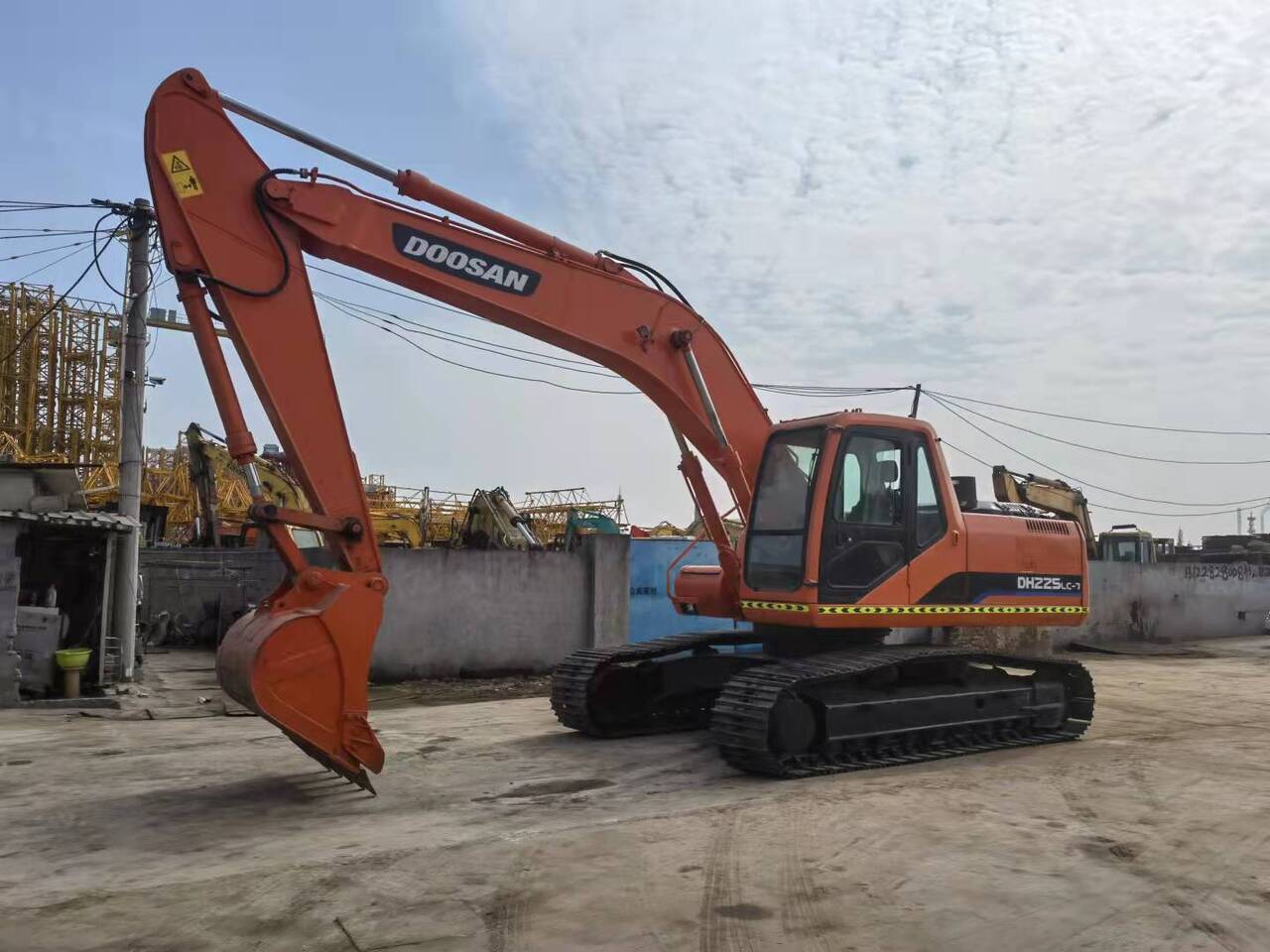 DOOSAN DH225LC-7 - حفار زحاف: صورة 3 DOOSAN DH225LC-7 - حفار زحاف: صورة 3