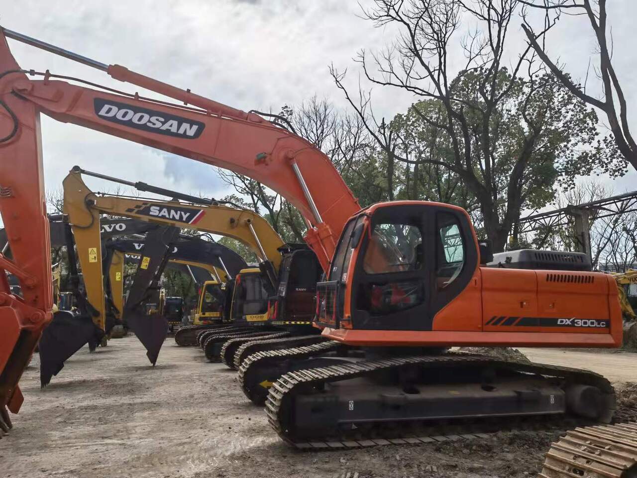 DOOSAN DX300 - حفار زحاف: صورة 1 DOOSAN DX300 - حفار زحاف: صورة 1