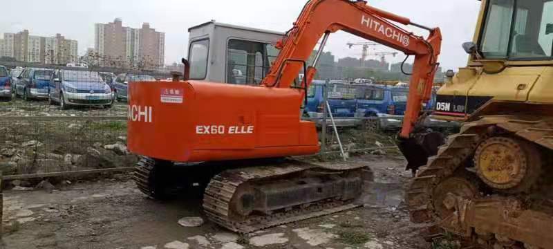 HITACHI EX60 - حفار زحاف: صورة 1 HITACHI EX60 - حفار زحاف: صورة 1