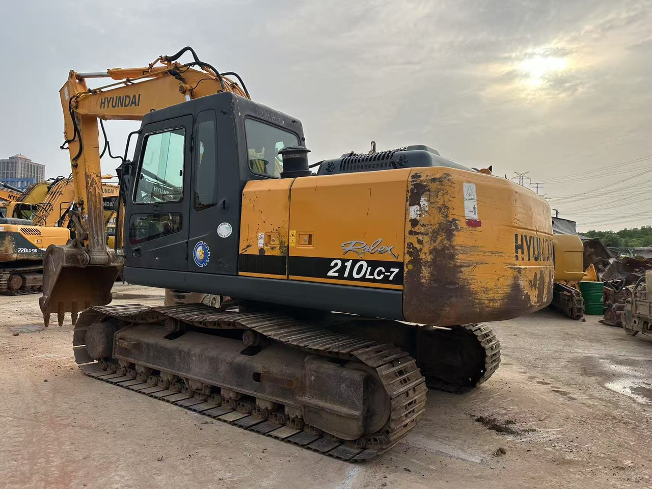 Hyundai R210LC-7 - حفار زحاف: صورة 2 Hyundai R210LC-7 - حفار زحاف: صورة 2
