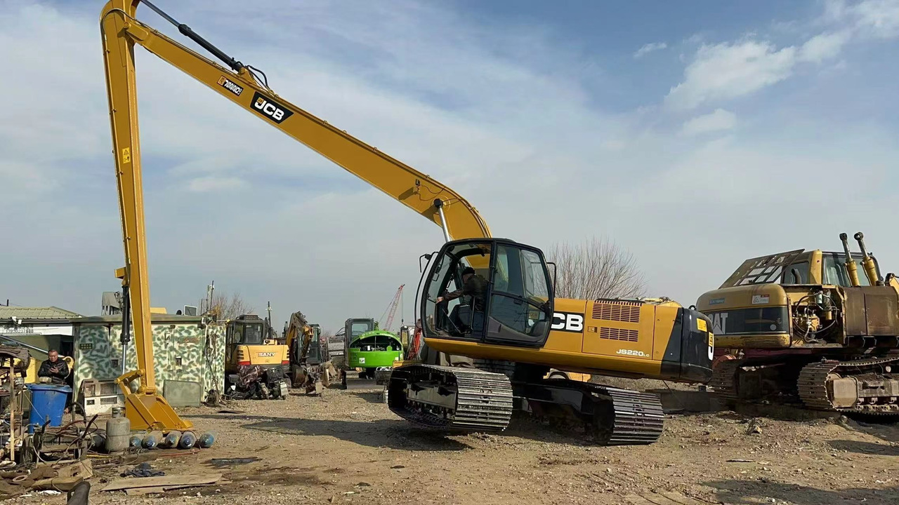 JCB JS220LC - حفار زحاف: صورة 4 JCB JS220LC - حفار زحاف: صورة 4