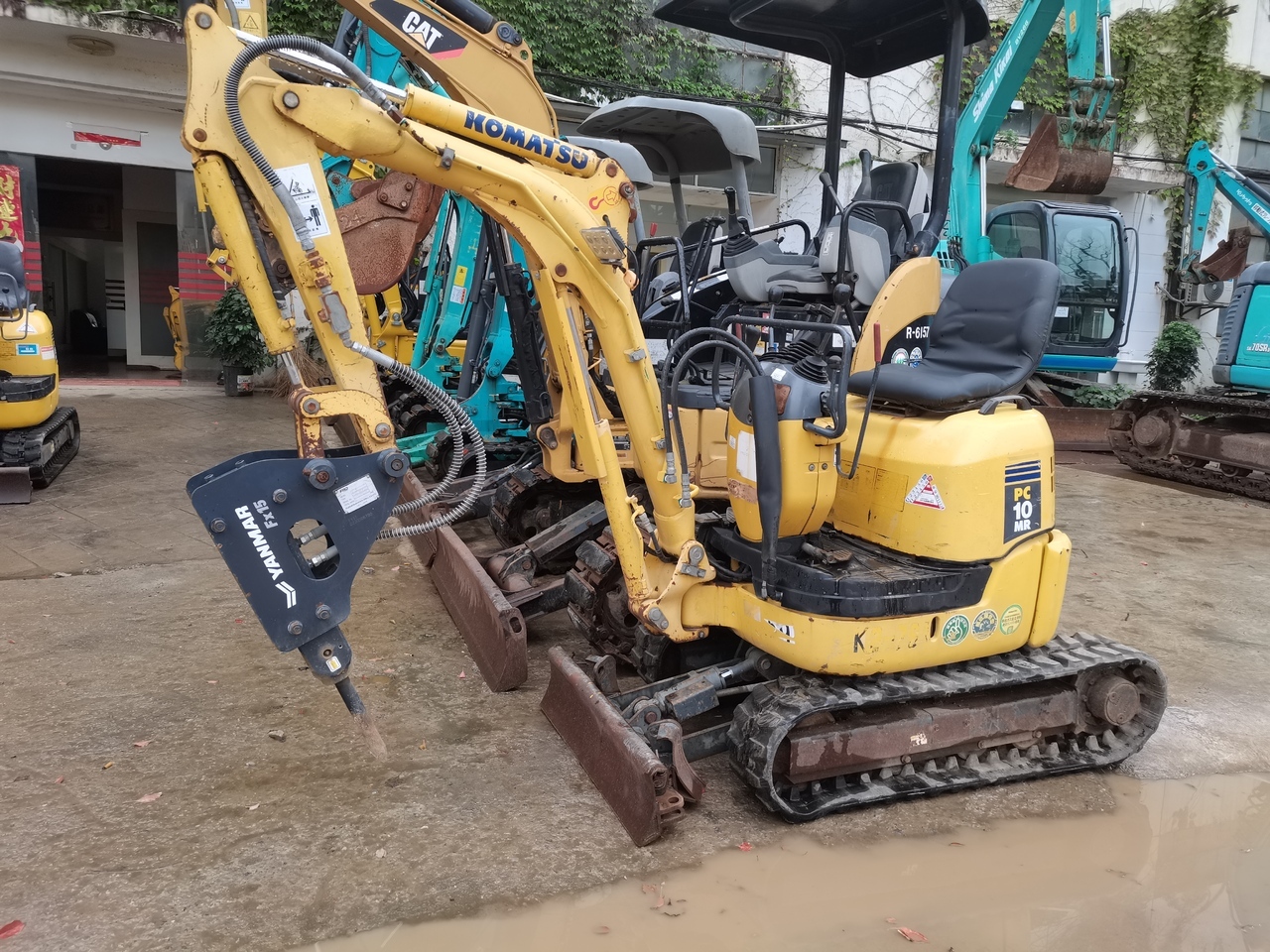 KOMATSU PC10MR - حفار زحاف: صورة 1 KOMATSU PC10MR - حفار زحاف: صورة 1