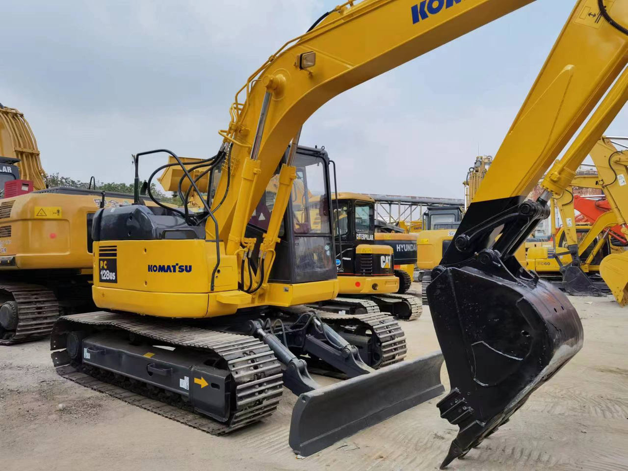 KOMATSU PC128 - حفار زحاف: صورة 4 KOMATSU PC128 - حفار زحاف: صورة 4