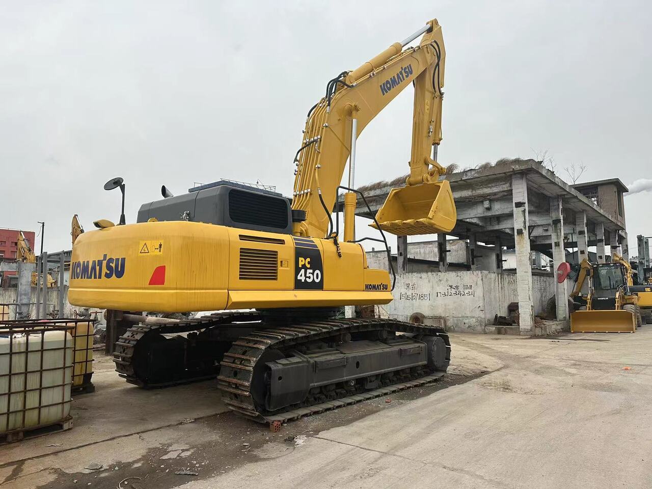 KOMATSU PC450-8 - حفار زحاف: صورة 4 KOMATSU PC450-8 - حفار زحاف: صورة 4