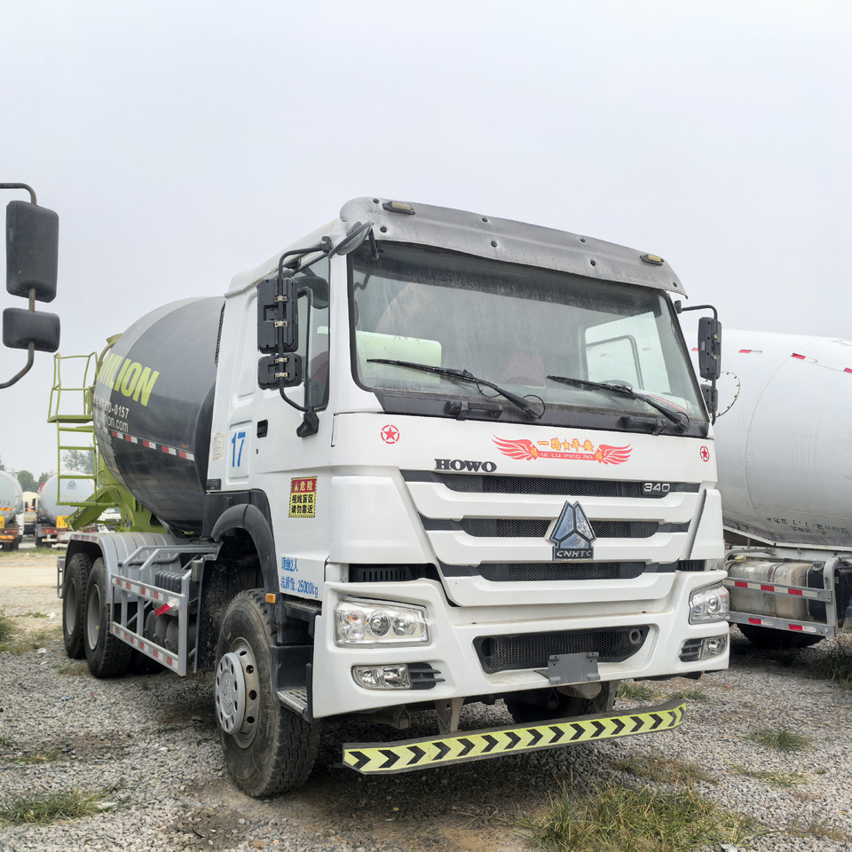 SINOTRUK Howo 6x4 mixer pump truck - شاحنة: صورة 1 SINOTRUK Howo 6x4 mixer pump truck - شاحنة: صورة 1