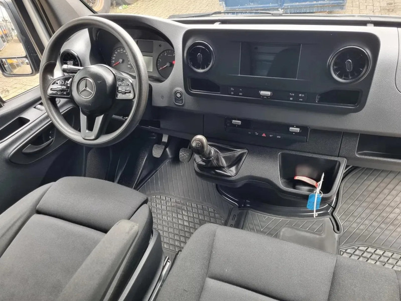 Interior photo 1: فان Mercedes-Benz Sprinter 314 CDI L2H2 EURO 6/ Airco/ Navi/ Camera