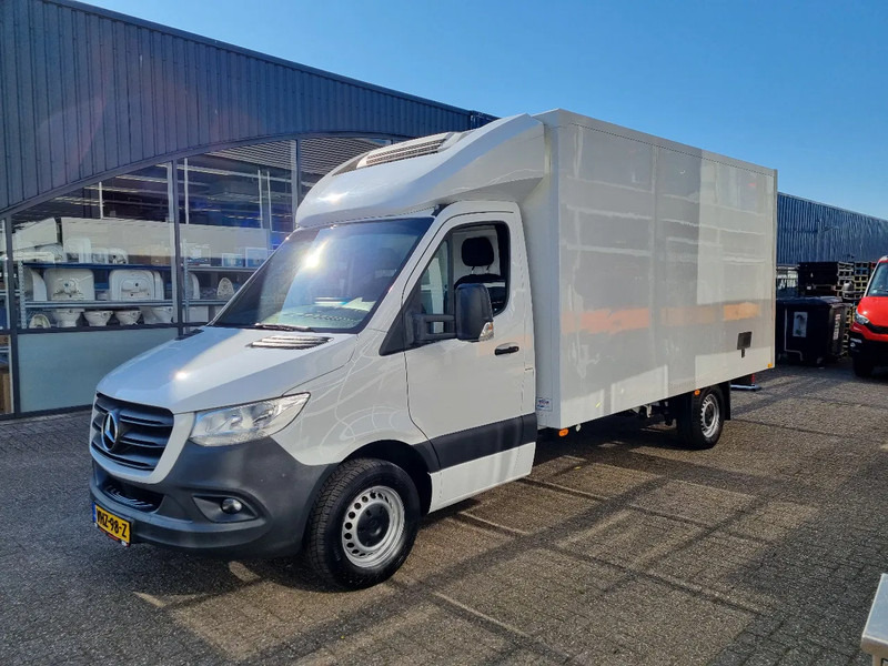 Mercedes-Benz Sprinter 316 CDI Kuhlkoffer Thermoking V300MAX Euro 6D 230V - شاحنة مُبرّدة للتوصيل: صورة 4 Mercedes-Benz Sprinter 316 CDI Kuhlkoffer Thermoking V300MAX Euro 6D 230V - شاحنة مُبرّدة للتوصيل: صورة 4