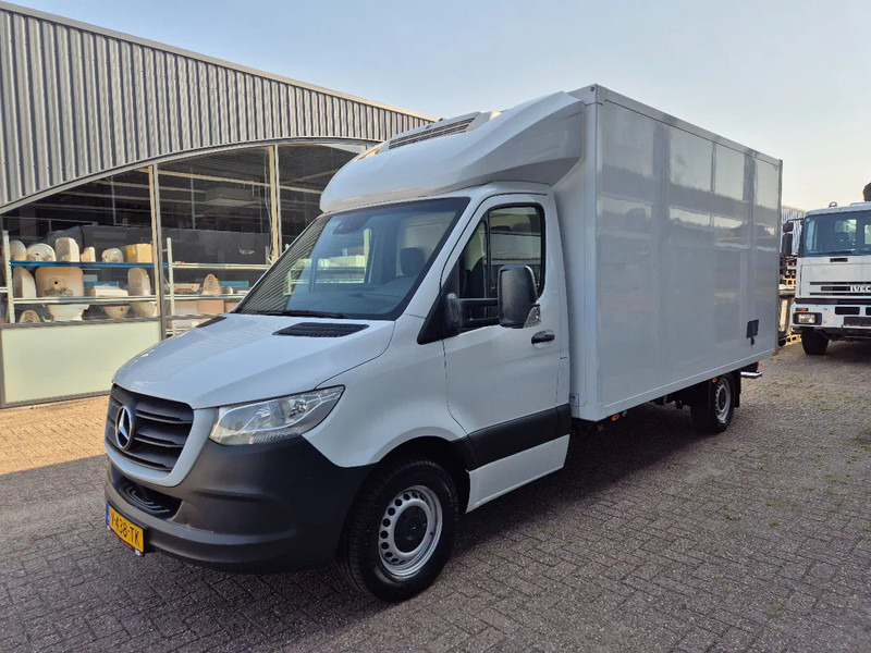 Mercedes-Benz Sprinter 316 CDI Kuhlkoffer Thermoking V300MAX st 230V Euro 6D (4) - شاحنة مُبرّدة للتوصيل: صورة 5 Mercedes-Benz Sprinter 316 CDI Kuhlkoffer Thermoking V300MAX st 230V Euro 6D (4) - شاحنة مُبرّدة للتوصيل: صورة 5