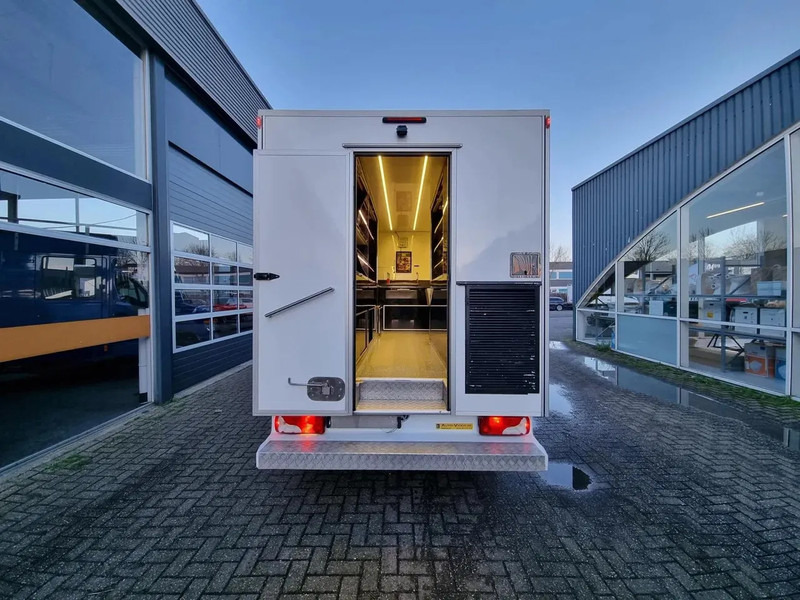 Mercedes-Benz Sprinter 513 CDI/ Foodtruck/ Verkoopwagen/ Camper - شاحنة التوصيل: صورة 2 Mercedes-Benz Sprinter 513 CDI/ Foodtruck/ Verkoopwagen/ Camper - شاحنة التوصيل: صورة 2