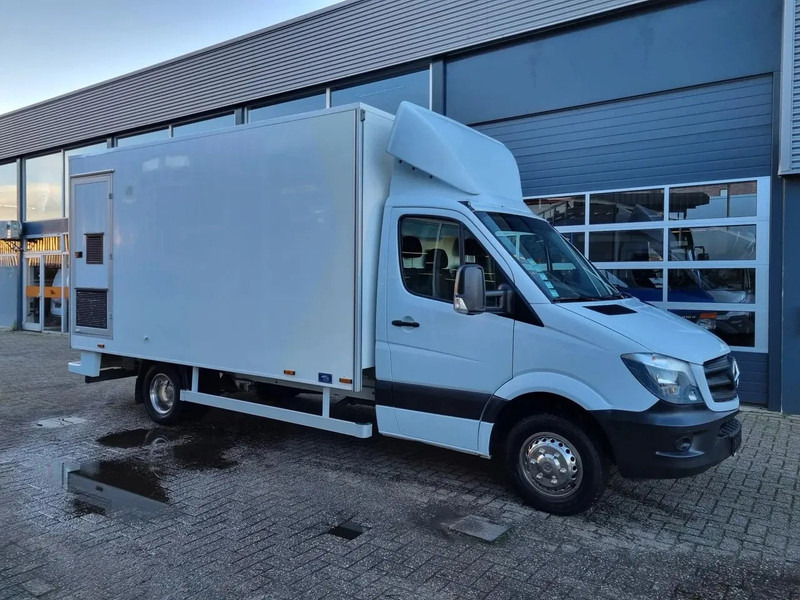 Mercedes-Benz Sprinter 513 CDI/ Foodtruck/ Verkoopwagen/ Camper - شاحنة بيع الطعام: صورة 1 Mercedes-Benz Sprinter 513 CDI/ Foodtruck/ Verkoopwagen/ Camper - شاحنة بيع الطعام: صورة 1