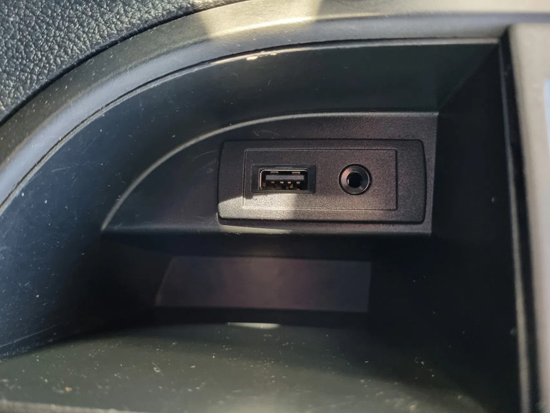 فان المدمجة Mercedes-Benz Vito 114 CDI L2 Euro 6 RWD 2.2 CDI: صورة 18