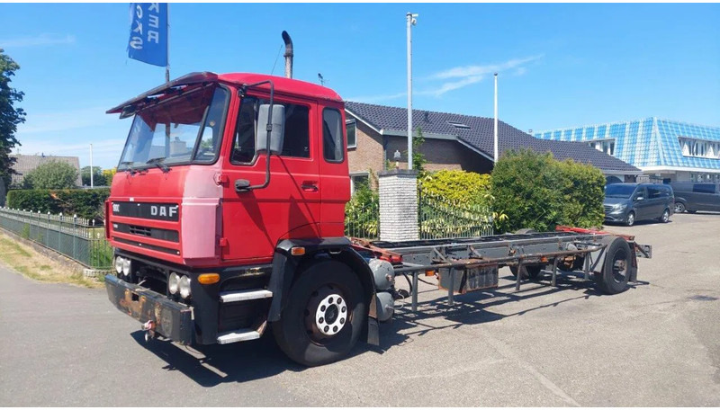 DAF 1900 4X2 HOLLAND TUCK FULL STEEL SUSPENSION MANUAL GEARBOX - شاحنة هيكل كابينة: صورة 1 DAF 1900 4X2 HOLLAND TUCK FULL STEEL SUSPENSION MANUAL GEARBOX - شاحنة هيكل كابينة: صورة 1
