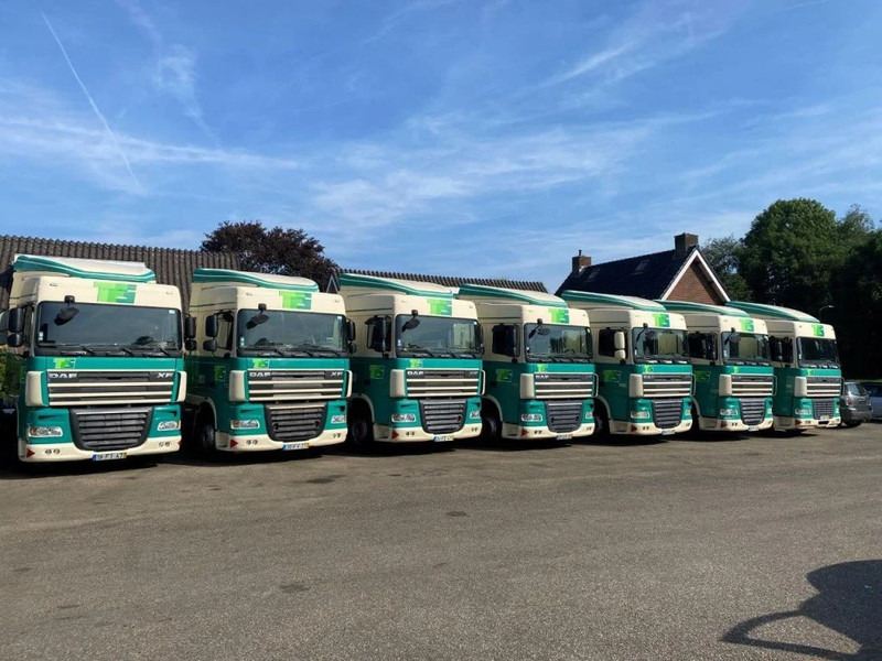 DAF XF 105.410 4 PIECES AVAILABLE - وحدة جر: صورة 1 DAF XF 105.410 4 PIECES AVAILABLE - وحدة جر: صورة 1