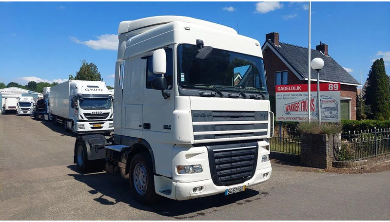 DAF XF 105.410 4x2 - وحدة جر: صورة 2 DAF XF 105.410 4x2 - وحدة جر: صورة 2