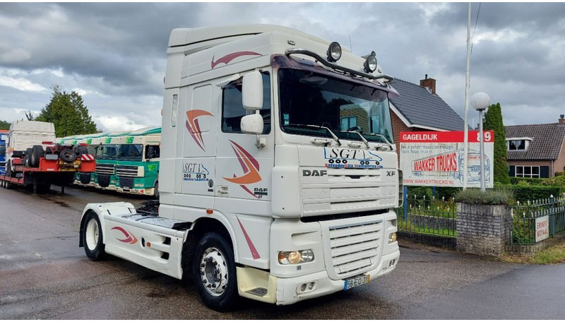 DAF XF 105.410 Retarder - وحدة جر: صورة 2 DAF XF 105.410 Retarder - وحدة جر: صورة 2