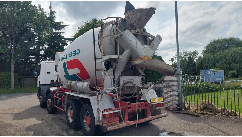 Scania P114-340 8x4 Mixer Full Steel Spring - شاحنة خلاطة خرسانة: صورة 4 Scania P114-340 8x4 Mixer Full Steel Spring - شاحنة خلاطة خرسانة: صورة 4