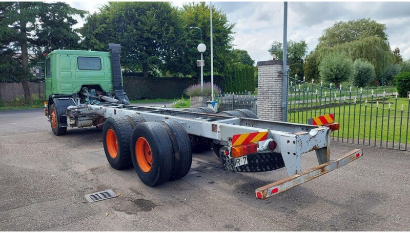 Scania P92 6x2 FULL STEEL MANUAL GEARBOX - شاحنة هيكل كابينة: صورة 4 Scania P92 6x2 FULL STEEL MANUAL GEARBOX - شاحنة هيكل كابينة: صورة 4