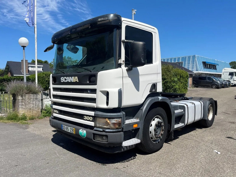 Scania P94-300 94 MANUAL GEARBOX AIRCO RETARDER 10-2004 - وحدة جر: صورة 1 Scania P94-300 94 MANUAL GEARBOX AIRCO RETARDER 10-2004 - وحدة جر: صورة 1