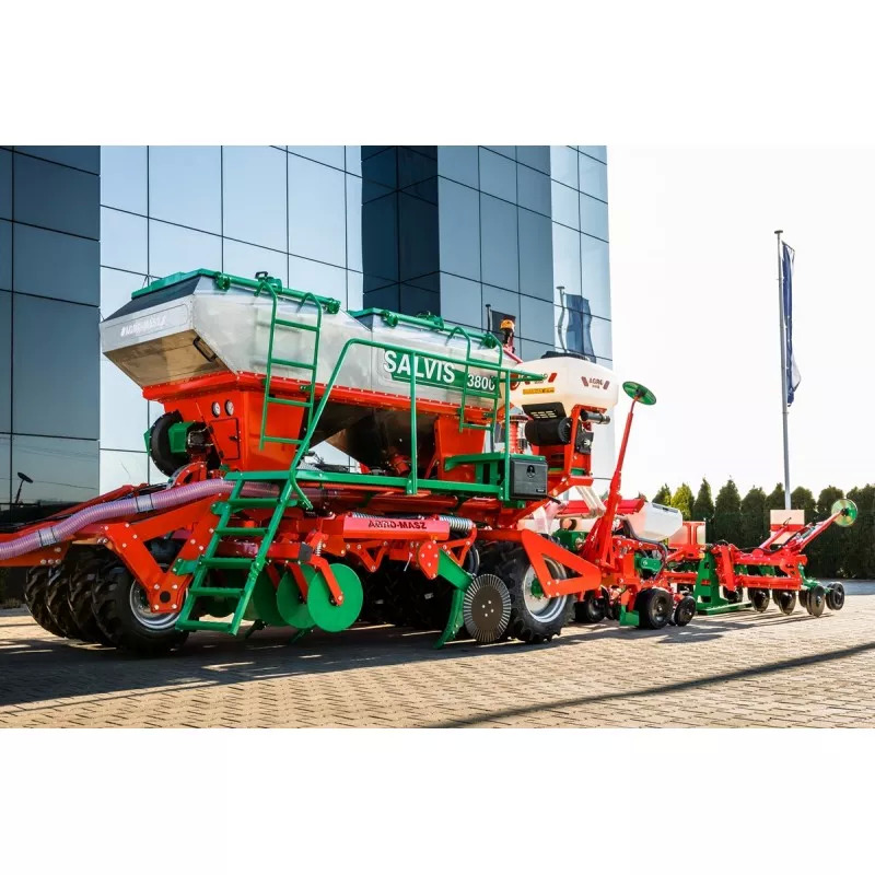AGRO-MASZ Siewnik pneumatyczny do uprawy pasowej SLAVIS - آلة البذر: صورة 1 AGRO-MASZ Siewnik pneumatyczny do uprawy pasowej SLAVIS - آلة البذر: صورة 1