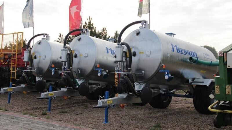 MEPROZET Güllefässer/ Slurry tanker/ Wóz asenizacyjny 5000 l / Cisterna d - صهريج السماد السائل: صورة 3 MEPROZET Güllefässer/ Slurry tanker/ Wóz asenizacyjny 5000 l / Cisterna d - صهريج السماد السائل: صورة 3