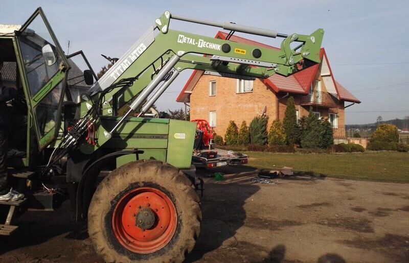 Metal-Technik Ładowacz czołowy do FENDT MT-03 - رافعة أمامية للجرار - جرار: صورة 1 Metal-Technik Ładowacz czołowy do FENDT MT-03 - رافعة أمامية للجرار - جرار: صورة 1