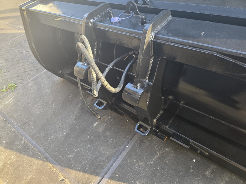 Beco hoogkiepbak caterpillar systeem 2000 high tip bucket caterpillar cat systeem 2000 - بكت - آلات البناء: صورة 5 Beco hoogkiepbak caterpillar systeem 2000 high tip bucket caterpillar cat systeem 2000 - بكت - آلات البناء: صورة 5