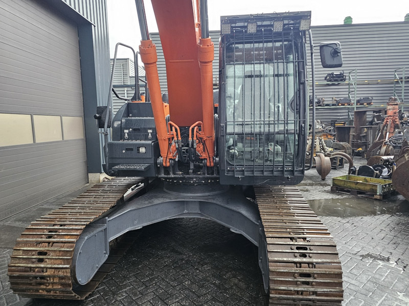 Hitachi zx210-6 labounty msd2000R shear scrap shear labounty hitachi genesis - معالج النفايات: صورة 4 Hitachi zx210-6 labounty msd2000R shear scrap shear labounty hitachi genesis - معالج النفايات: صورة 4
