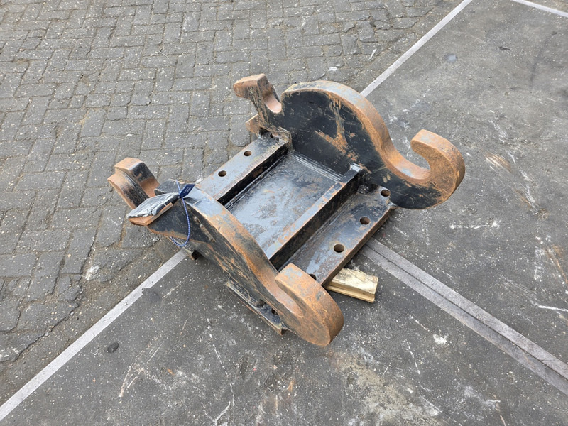 Kopplaat cw55s head plate cw55s verachtert adaptor plate - قارنة توصيل هيدروليكي - آلات البناء: صورة 4 Kopplaat cw55s head plate cw55s verachtert adaptor plate - قارنة توصيل هيدروليكي - آلات البناء: صورة 4