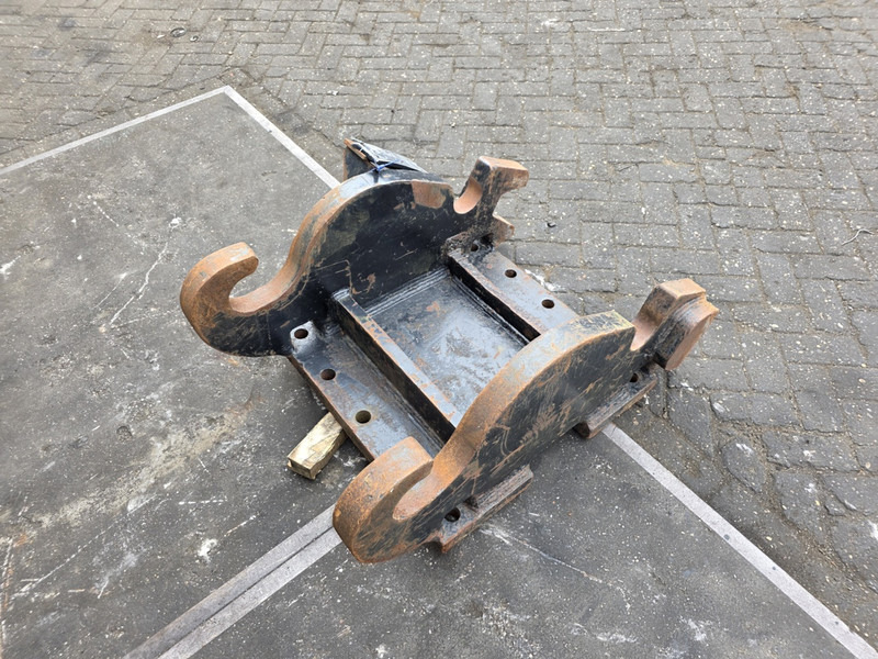 Kopplaat cw55s head plate cw55s verachtert adaptor plate - قارنة توصيل هيدروليكي - آلات البناء: صورة 3 Kopplaat cw55s head plate cw55s verachtert adaptor plate - قارنة توصيل هيدروليكي - آلات البناء: صورة 3