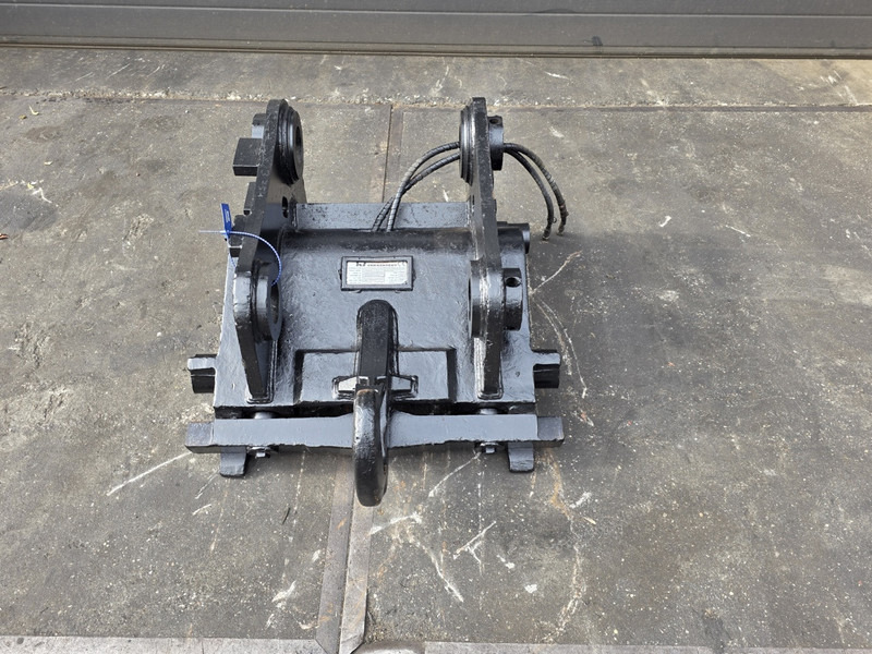 Snelwissel cw45 coupler verachtert coupler cw45 verachtert - قارنة توصيل هيدروليكي - آلات البناء: صورة 1 Snelwissel cw45 coupler verachtert coupler cw45 verachtert - قارنة توصيل هيدروليكي - آلات البناء: صورة 1