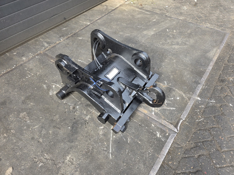 Snelwissel cw45 coupler verachtert coupler cw45 verachtert - قارنة توصيل هيدروليكي - آلات البناء: صورة 3 Snelwissel cw45 coupler verachtert coupler cw45 verachtert - قارنة توصيل هيدروليكي - آلات البناء: صورة 3