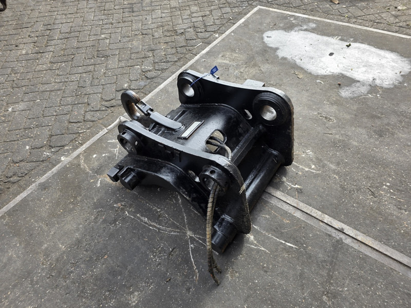 Snelwissel cw45 coupler verachtert coupler cw45 verachtert - قارنة توصيل هيدروليكي - آلات البناء: صورة 5 Snelwissel cw45 coupler verachtert coupler cw45 verachtert - قارنة توصيل هيدروليكي - آلات البناء: صورة 5