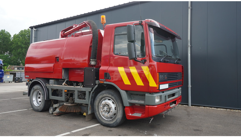 DAF 65.180 ATI STREET SWEPER RH DRIVE MANUAL GARBOX 96.000KM - سياره كنس شوارع: صورة 4 DAF 65.180 ATI STREET SWEPER RH DRIVE MANUAL GARBOX 96.000KM - سياره كنس شوارع: صورة 4