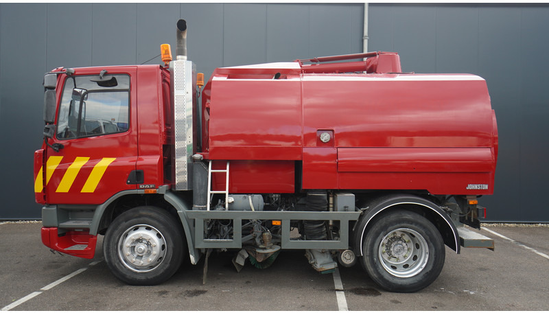 DAF 65.180 ATI STREET SWEPER RH DRIVE MANUAL GARBOX 96.000KM - سياره كنس شوارع: صورة 1 DAF 65.180 ATI STREET SWEPER RH DRIVE MANUAL GARBOX 96.000KM - سياره كنس شوارع: صورة 1
