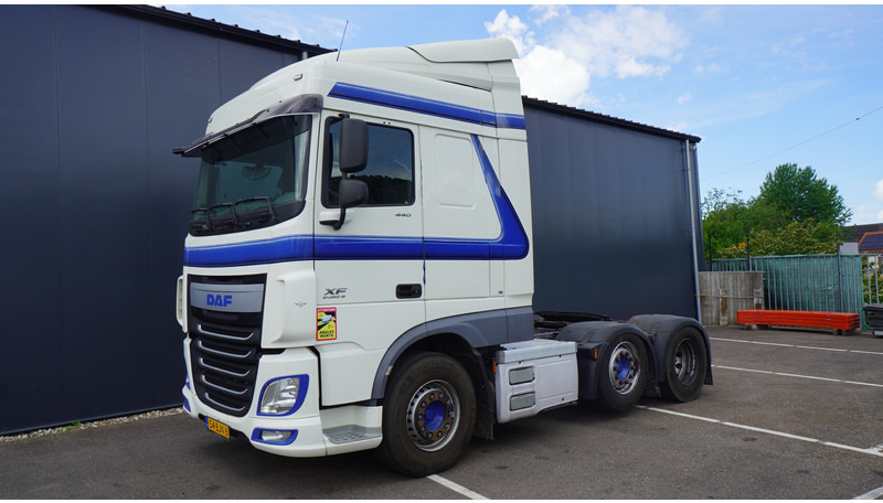 DAF XF 440 6X2 SPACECAB 718.000KM - وحدة جر: صورة 3 DAF XF 440 6X2 SPACECAB 718.000KM - وحدة جر: صورة 3